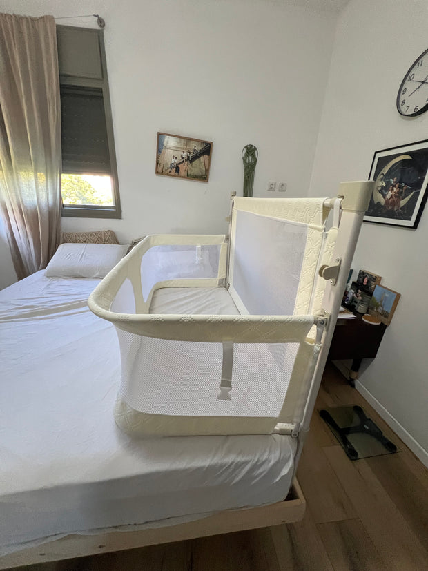 Minigo Safe Nest - מתחם שינה למיטת ההורים נייד ומוגן לתינוק