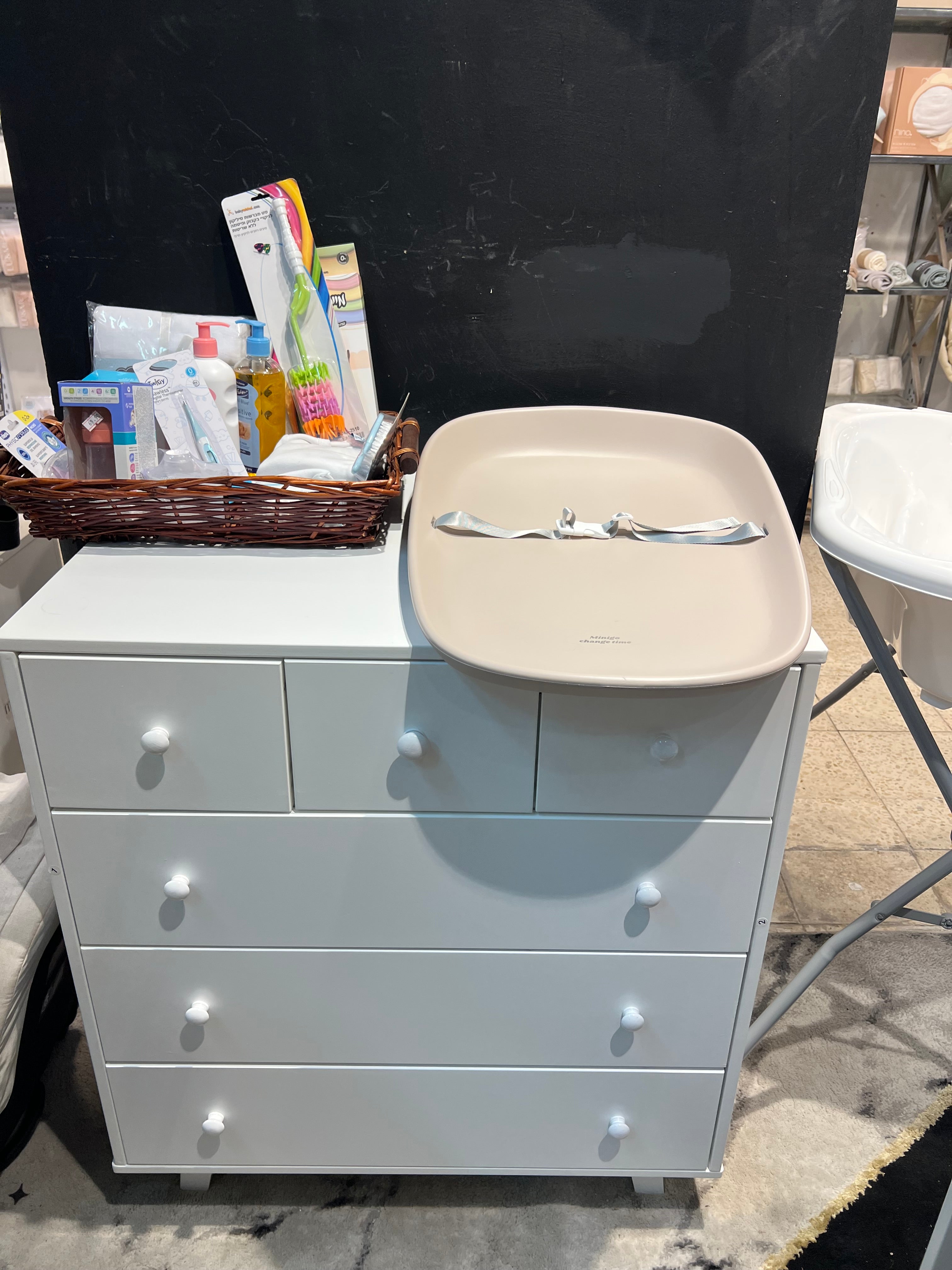 Minigo EVA – משטח החתלה סיליקון כולל רצועות דוחה מים בצבע בז'