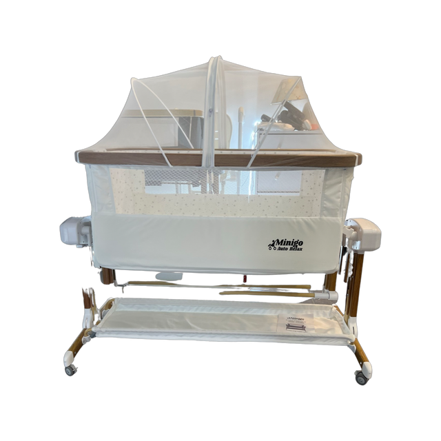 עריסה אלקטרונית  Auto Rilax מתחברת ונצמדת למיטת ההורים 3 ב 1 סירטון וידאו צבע לבן בשילוב דמוי עץ