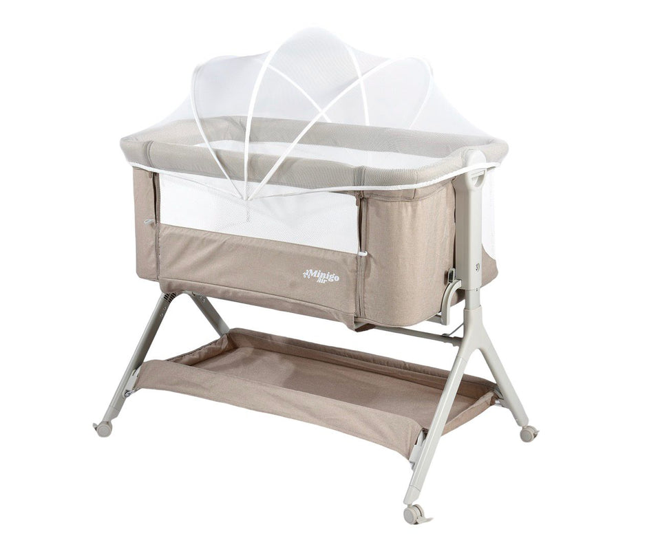 עריסה נצמדת (מתחברת)למיטת ההורים על גלגלים 2 ב 1 מיני גו אייר- minigo  AIR צבע: בז'