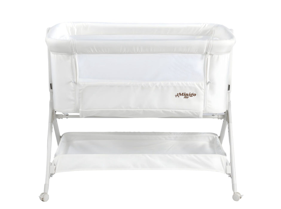 עריסה נצמדת (מתחברת)למיטת ההורים על גלגלים 2 ב 1 מיני גו אייר- minigo  AIR צבע: לבן
