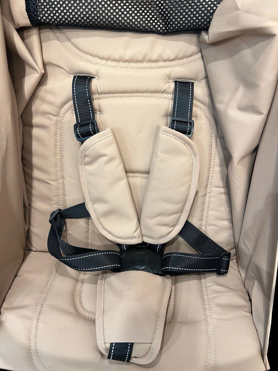 טיולון מיניגו קליק אוטומט minigo click צבע:חום (בז')